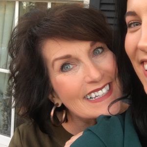 Meet your Posher, Debbie